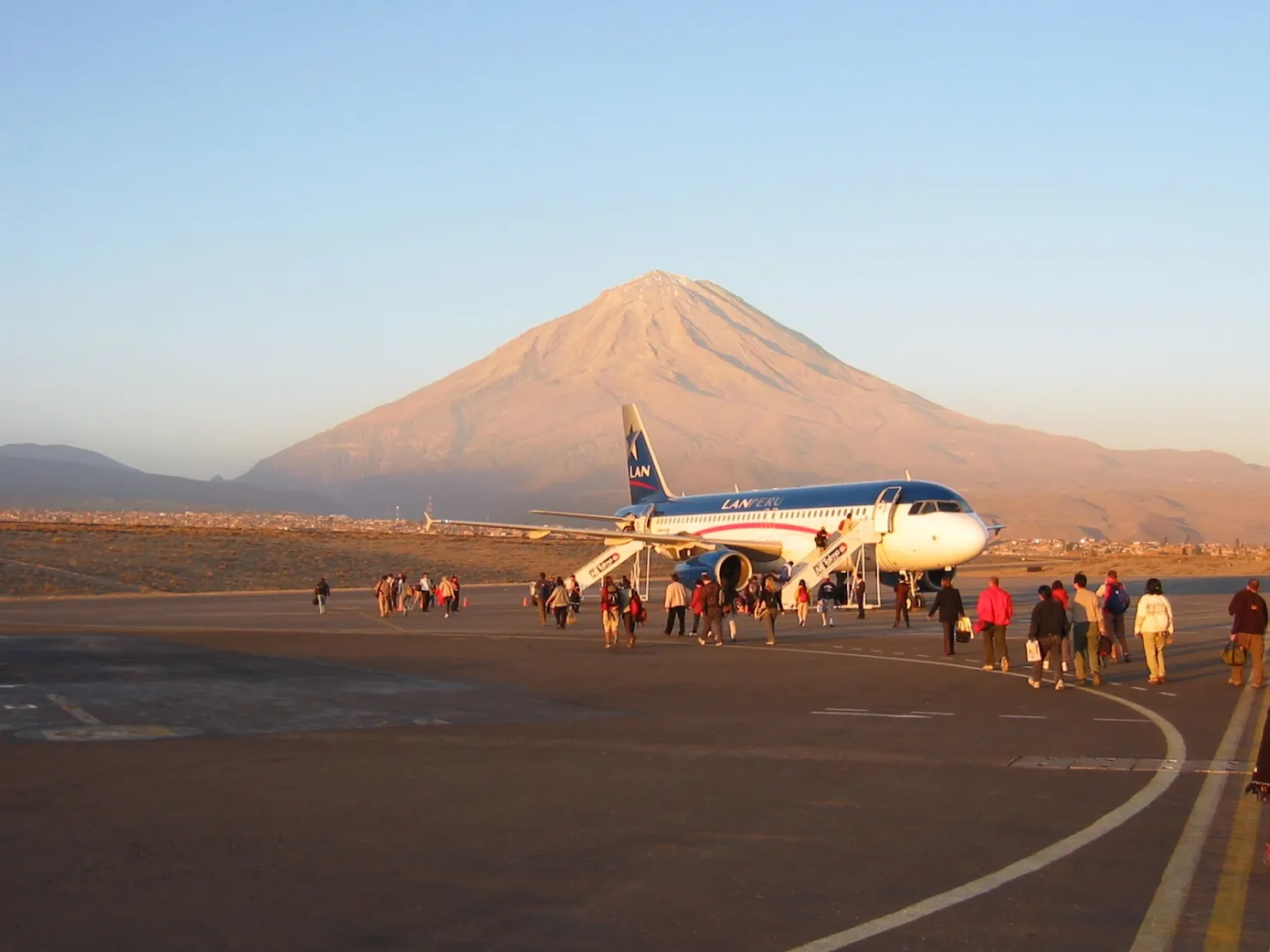 Rodríguez Ballón International Airport — airport terminal, aircraft and travel information